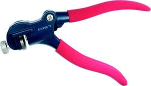 Saw_tooth_setter_kerf